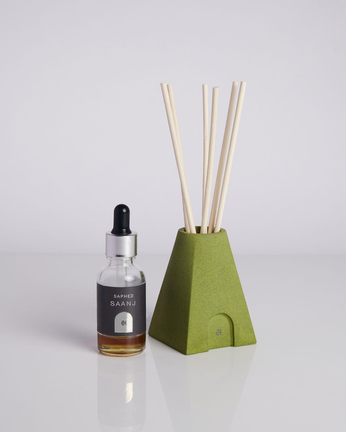 Saanj Soy Candle & Reed Diffuser Set - image 6
