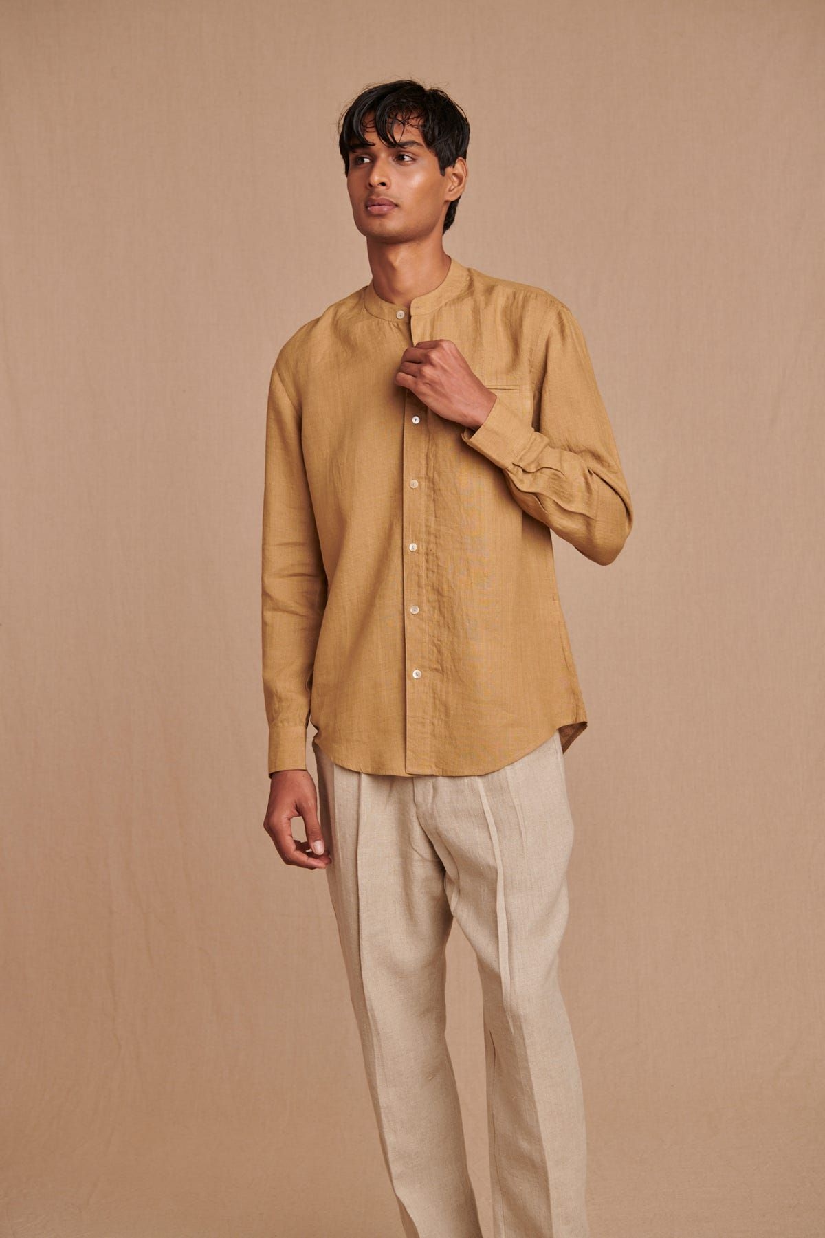 Undyed Linen Men's Pleated Tapered Pants - image 7