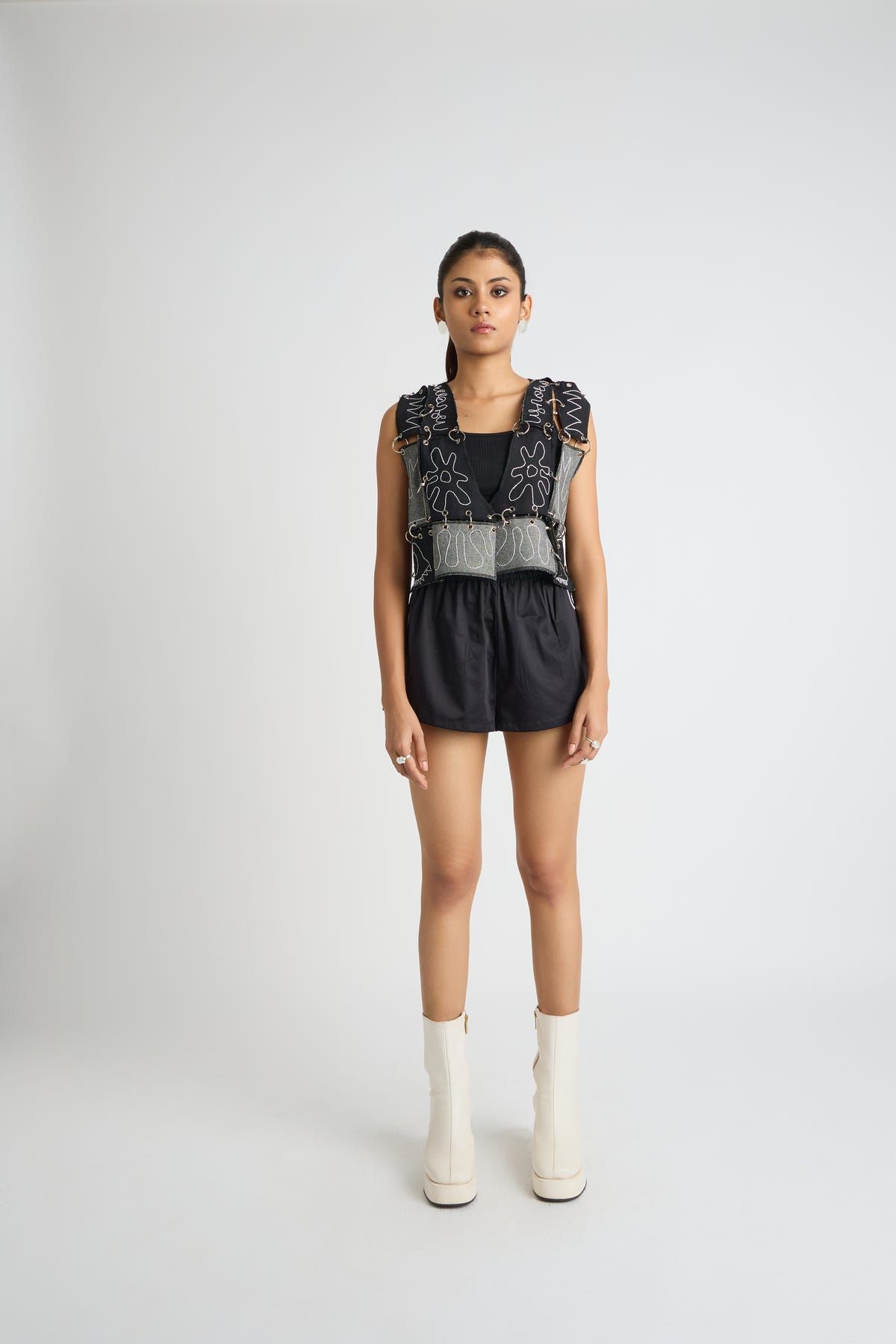 BLACKOUT SHORTS - image 3