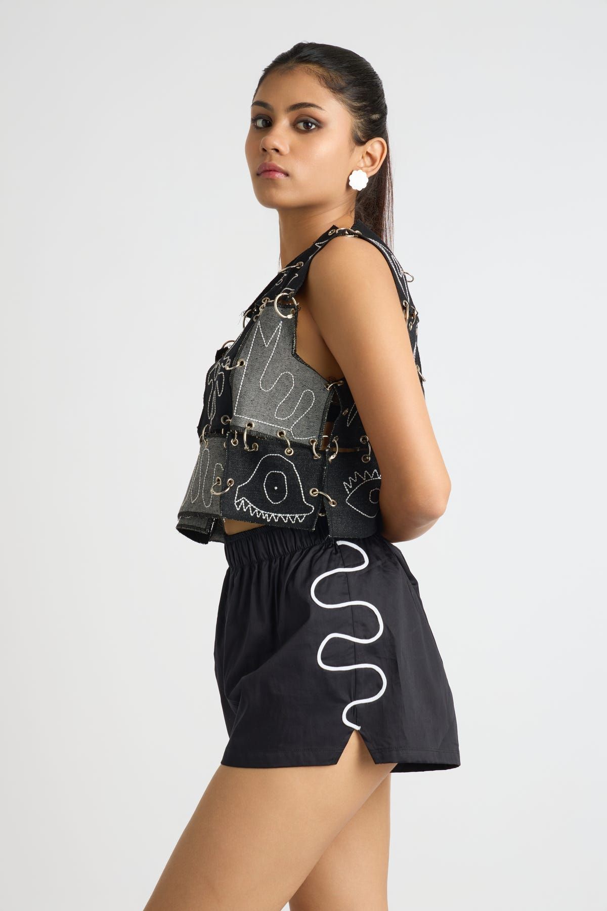 BROKEN BLACK VEST - image 4