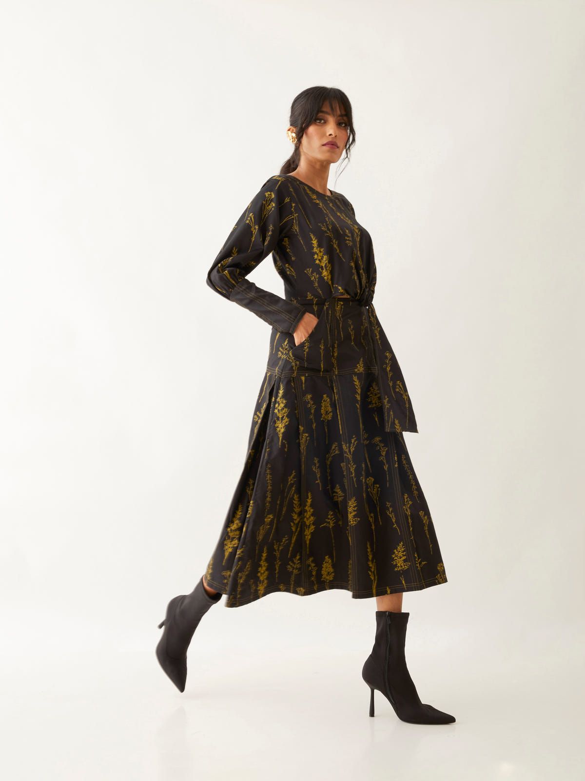 LANA DRESS - BLACK - image 4