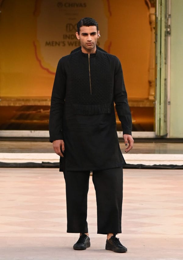 SON OF A NOBLE - SNOB — MAGNUS LOOK - BLACK