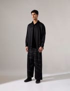 Mathew Look - Black view 2