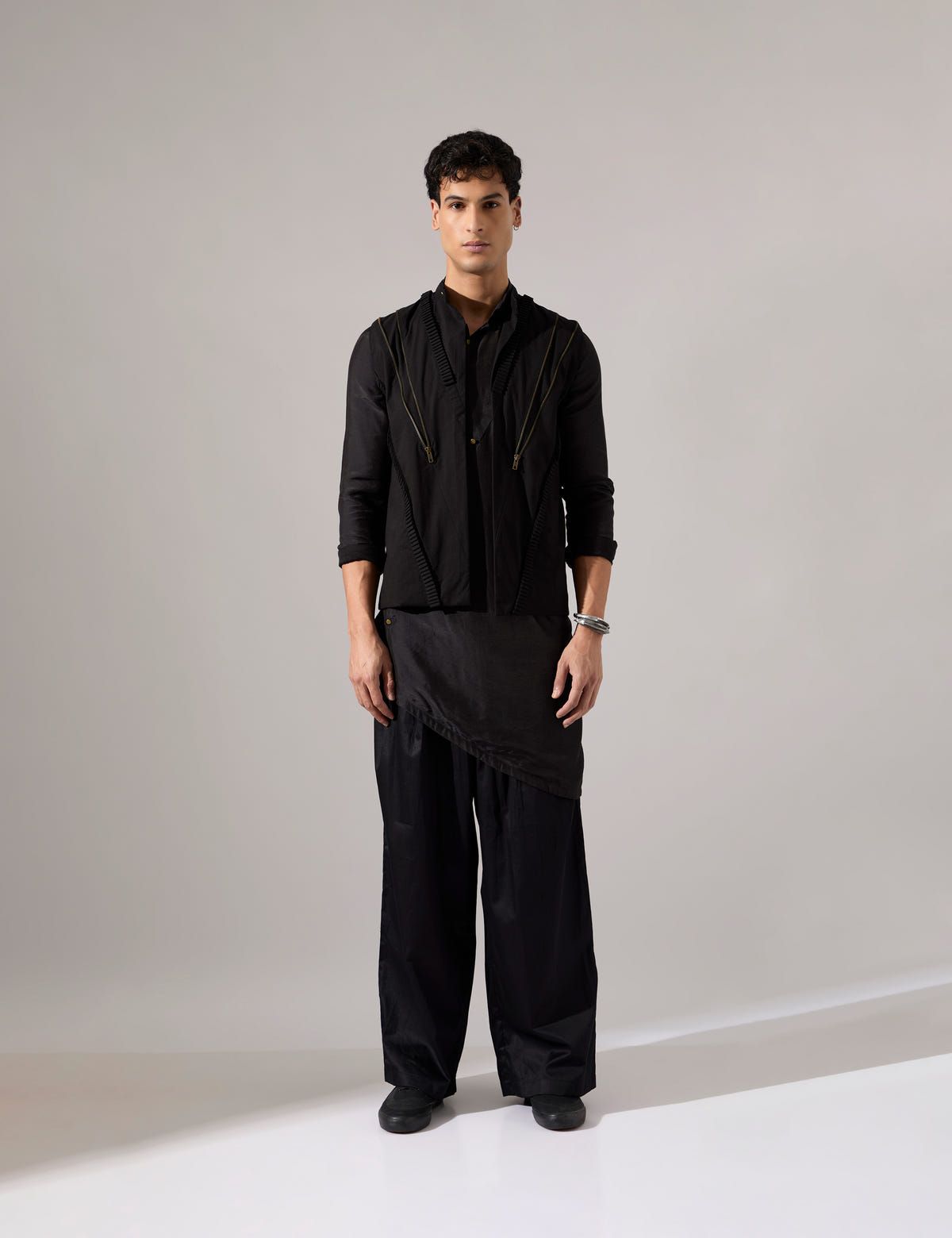 Cedric Look - Black - image 1