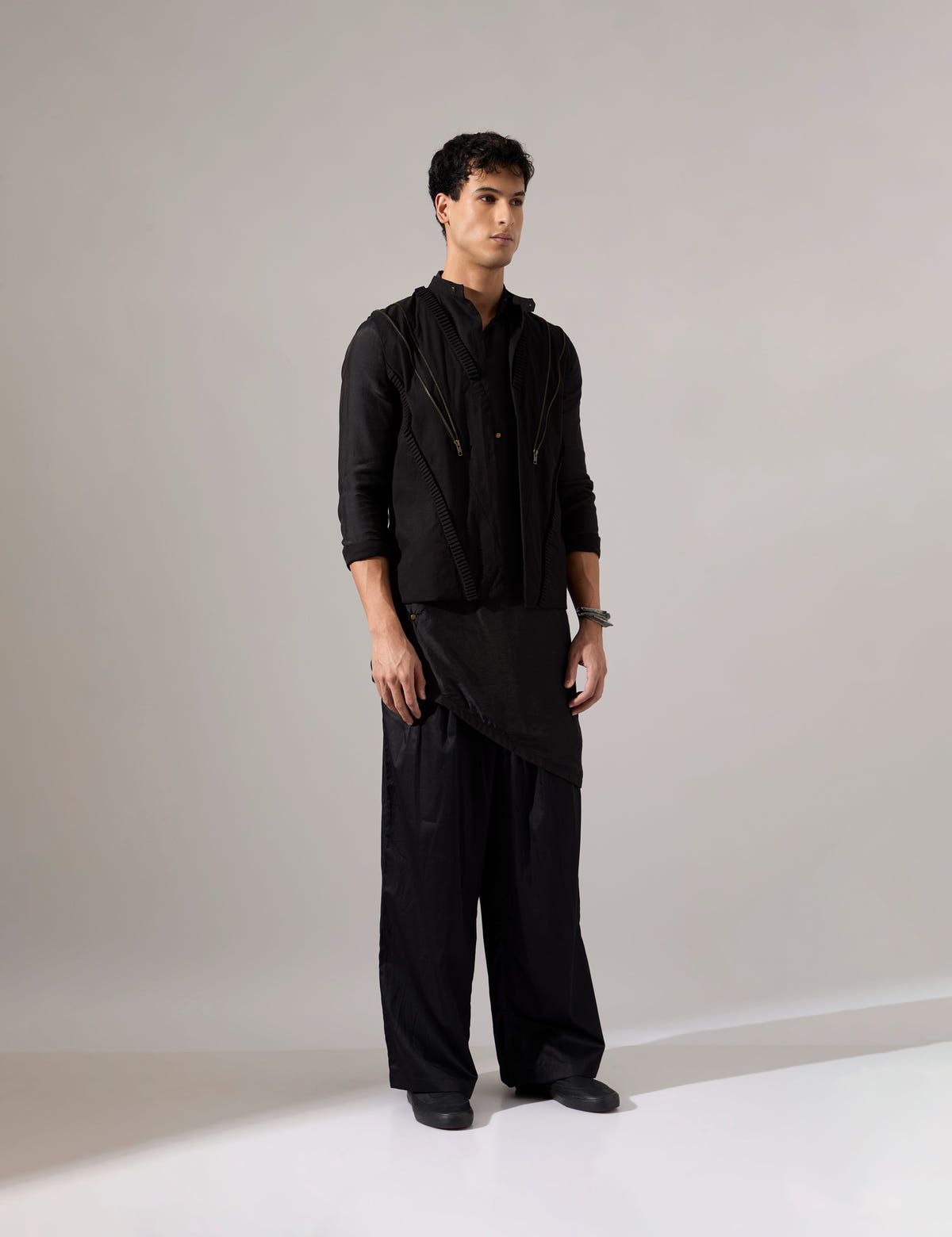 Cedric Look - Black - image 3