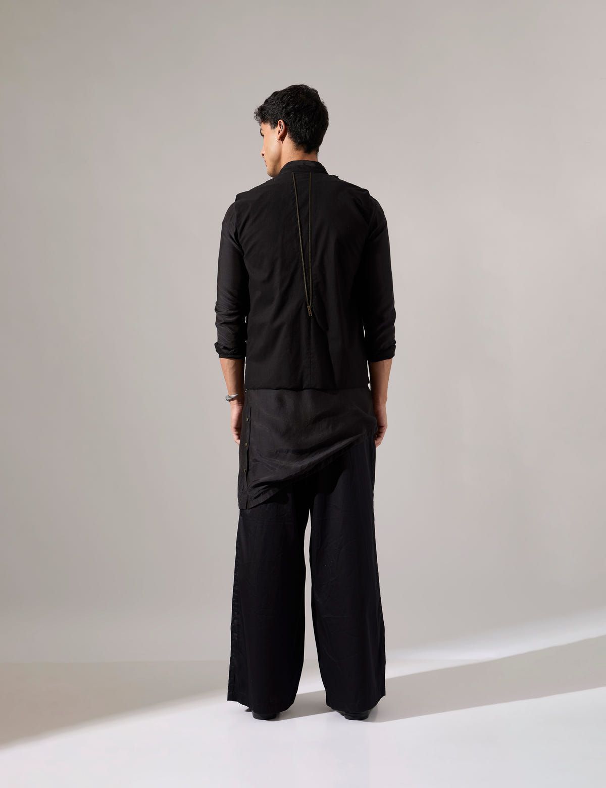 Cedric Look - Black - image 4