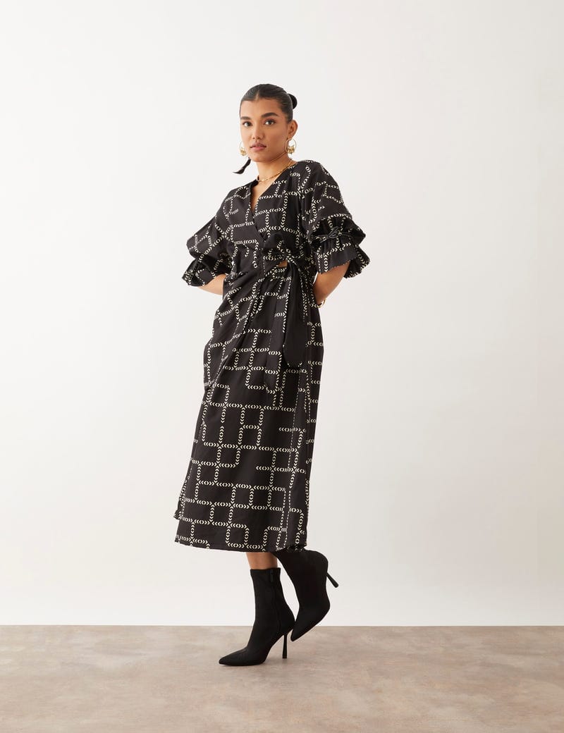 LILA DRESS - BLACK