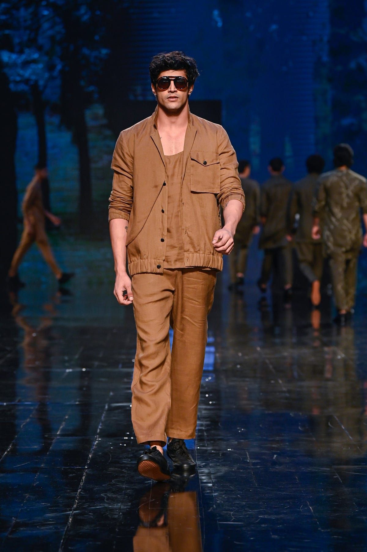 AADHAV- LOOK - image 2