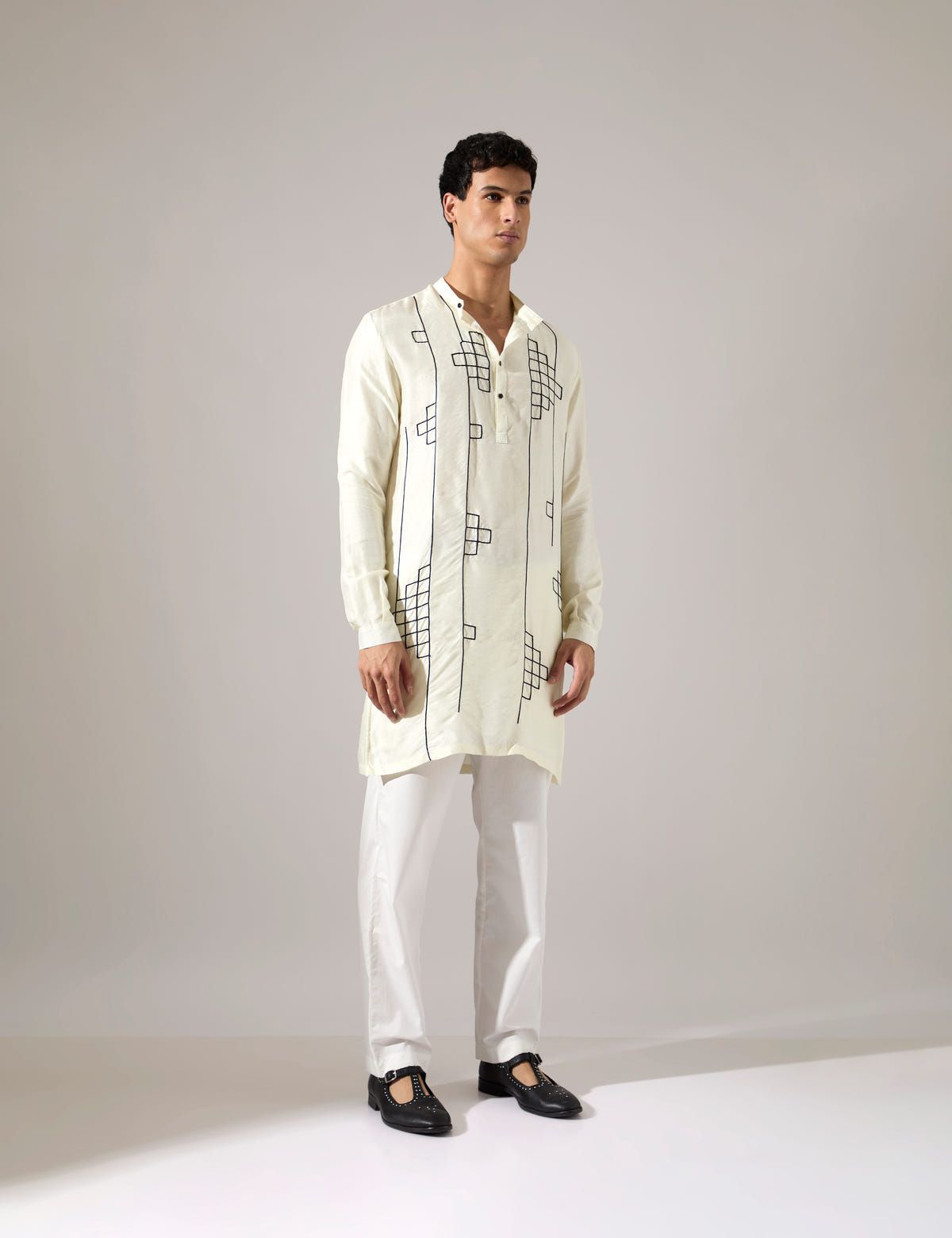 Tywin Hand Embroidered Kurta Set - Off White - image 3