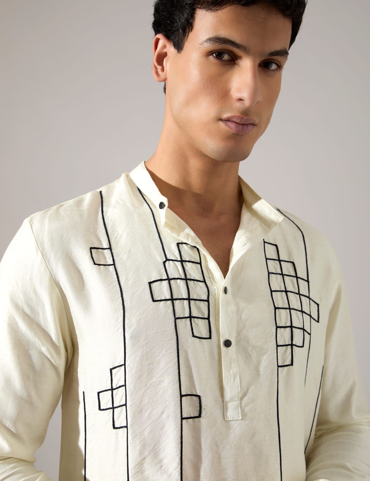 Tywin Hand Embroidered Kurta Set - Off White - image 5