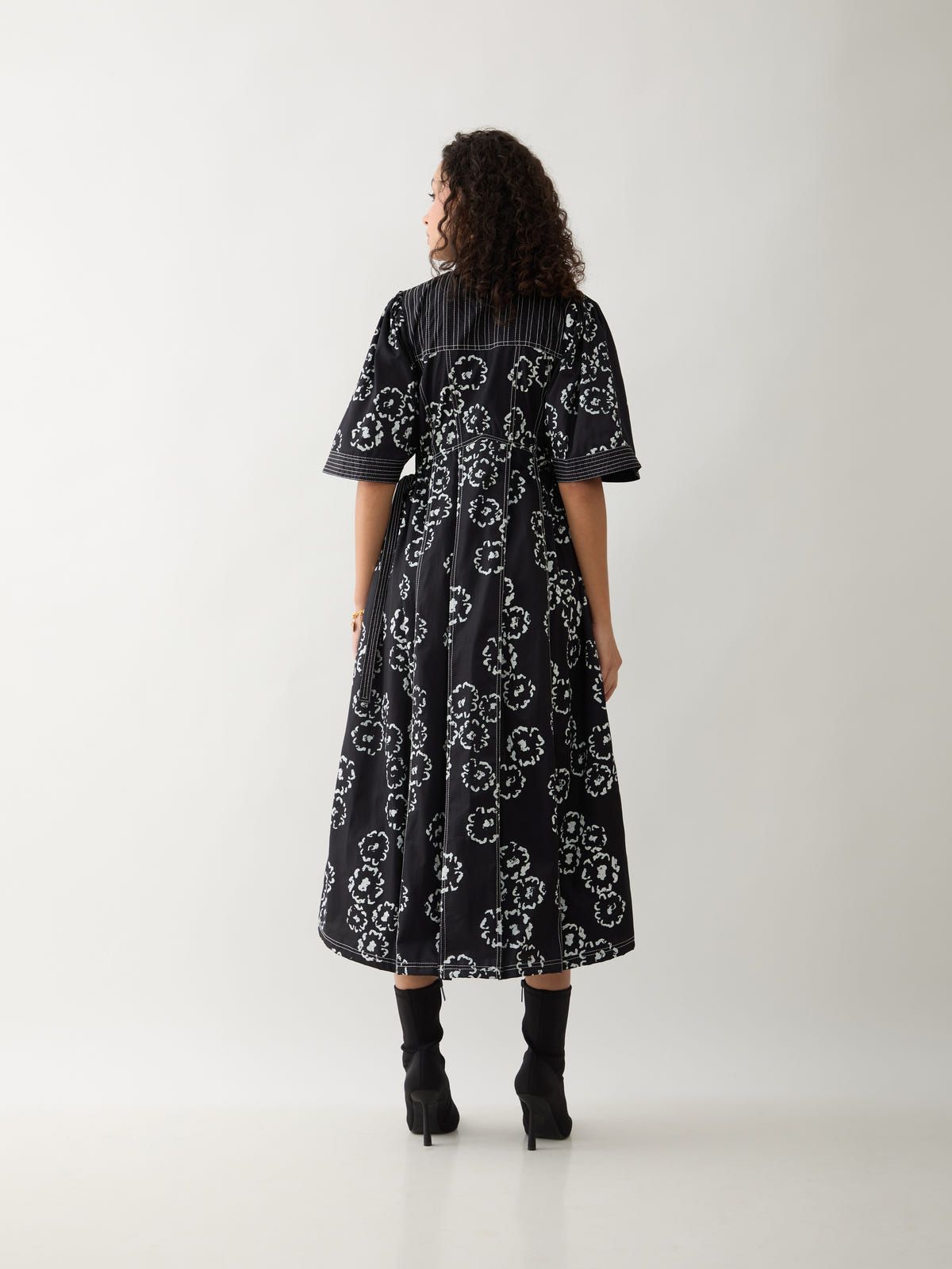 BOLDER DRESS - BLACK - image 3