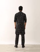 NAKUL TETRIS KURTA - BLACK view 3