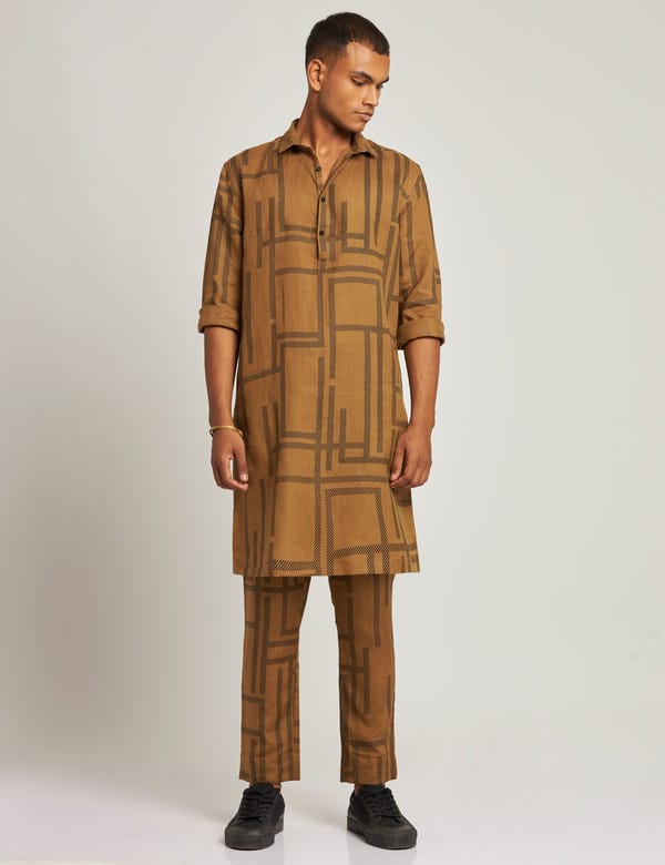 SON OF A NOBLE - SNOB — OAKWOOD KURTA MAZE- GOLDEN BROWN