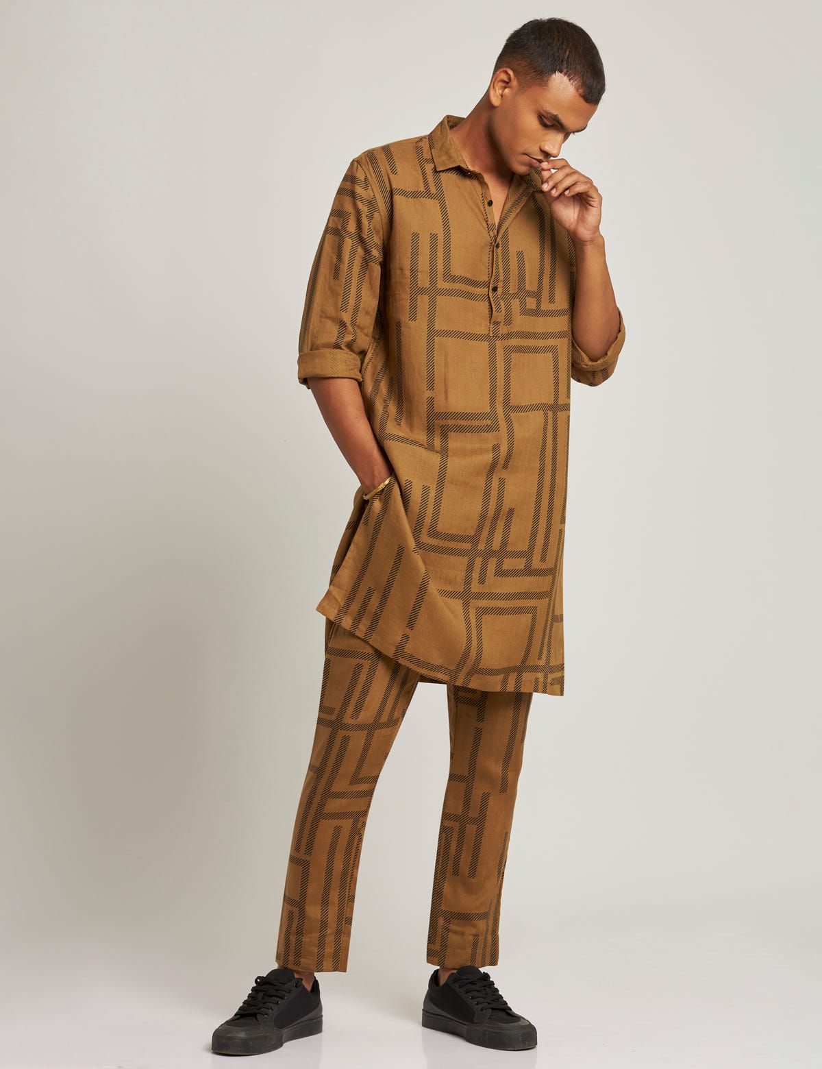 OAKWOOD KURTA MAZE- GOLDEN BROWN - image 4