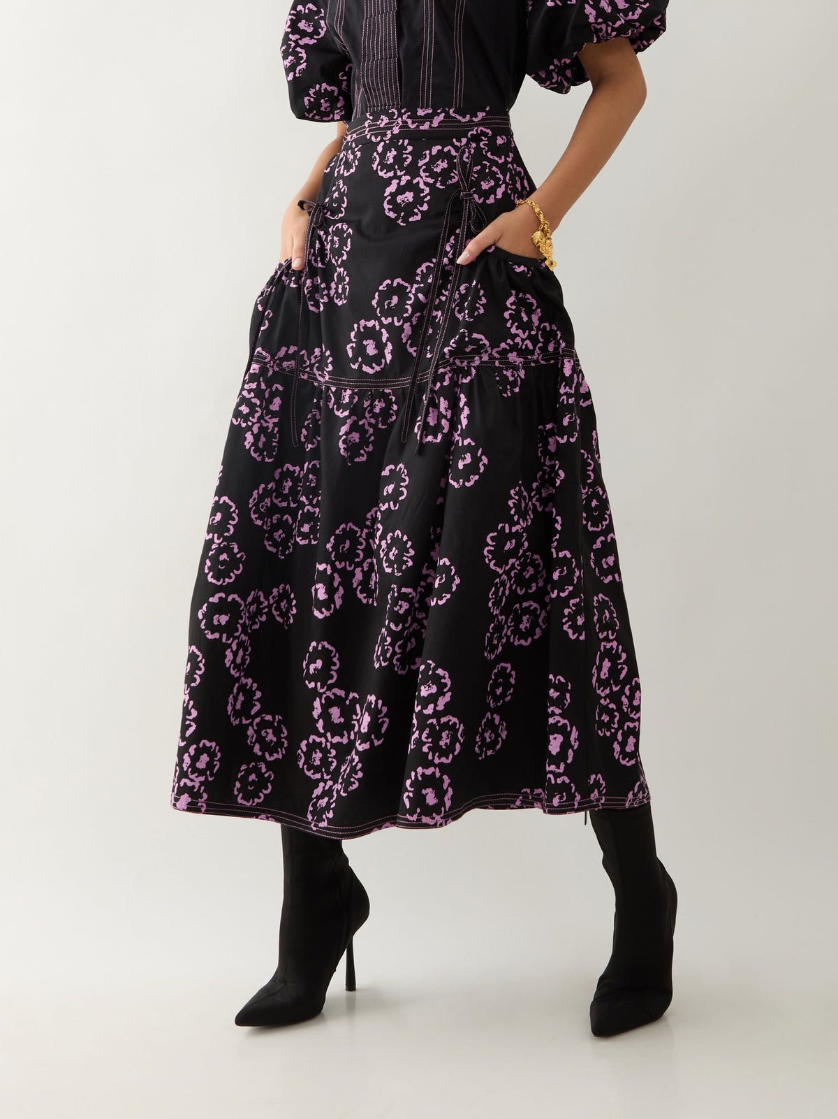 SAMUI SKIRT- BLACK - image 2