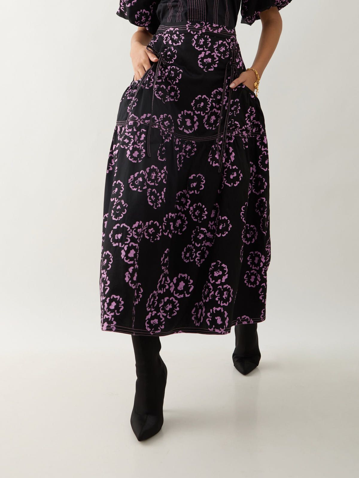 SAMUI SKIRT- BLACK - image 3