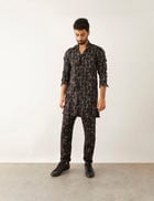 OLFA - GRID FLORAL - KURTA - BLACK view 3