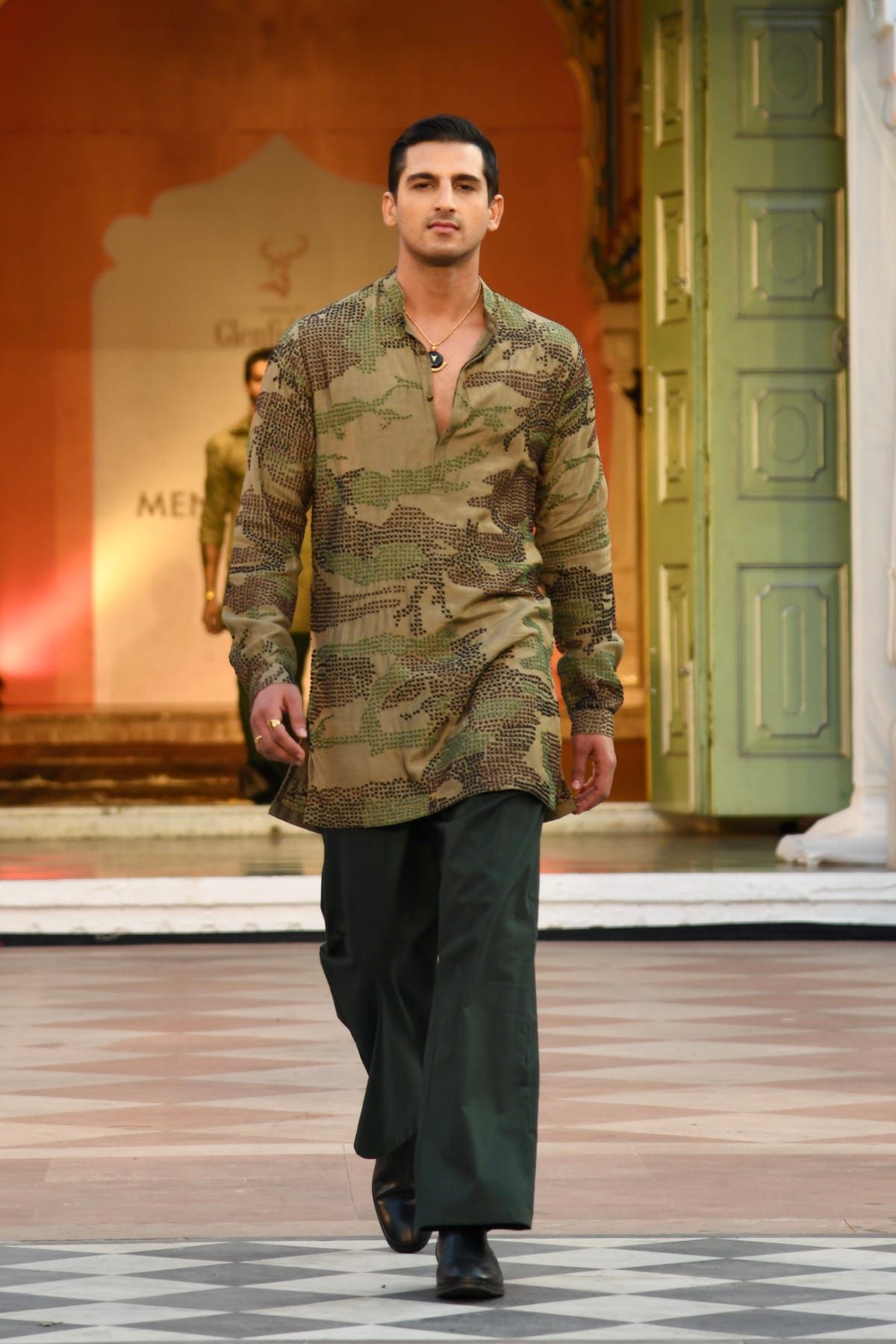 COMMANDER - KHAKI - image 1