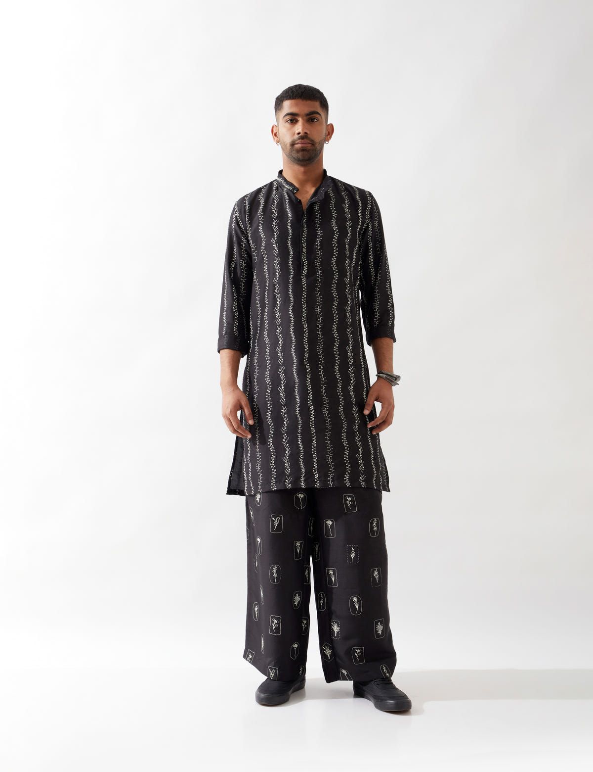IRVIN VINE KURTA SET - BLACK - image 1