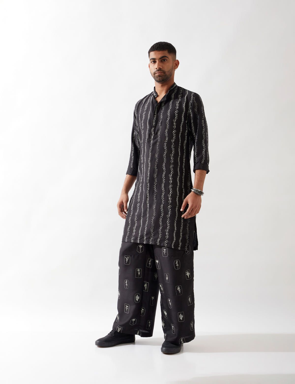 IRVIN VINE KURTA SET - BLACK - image 2