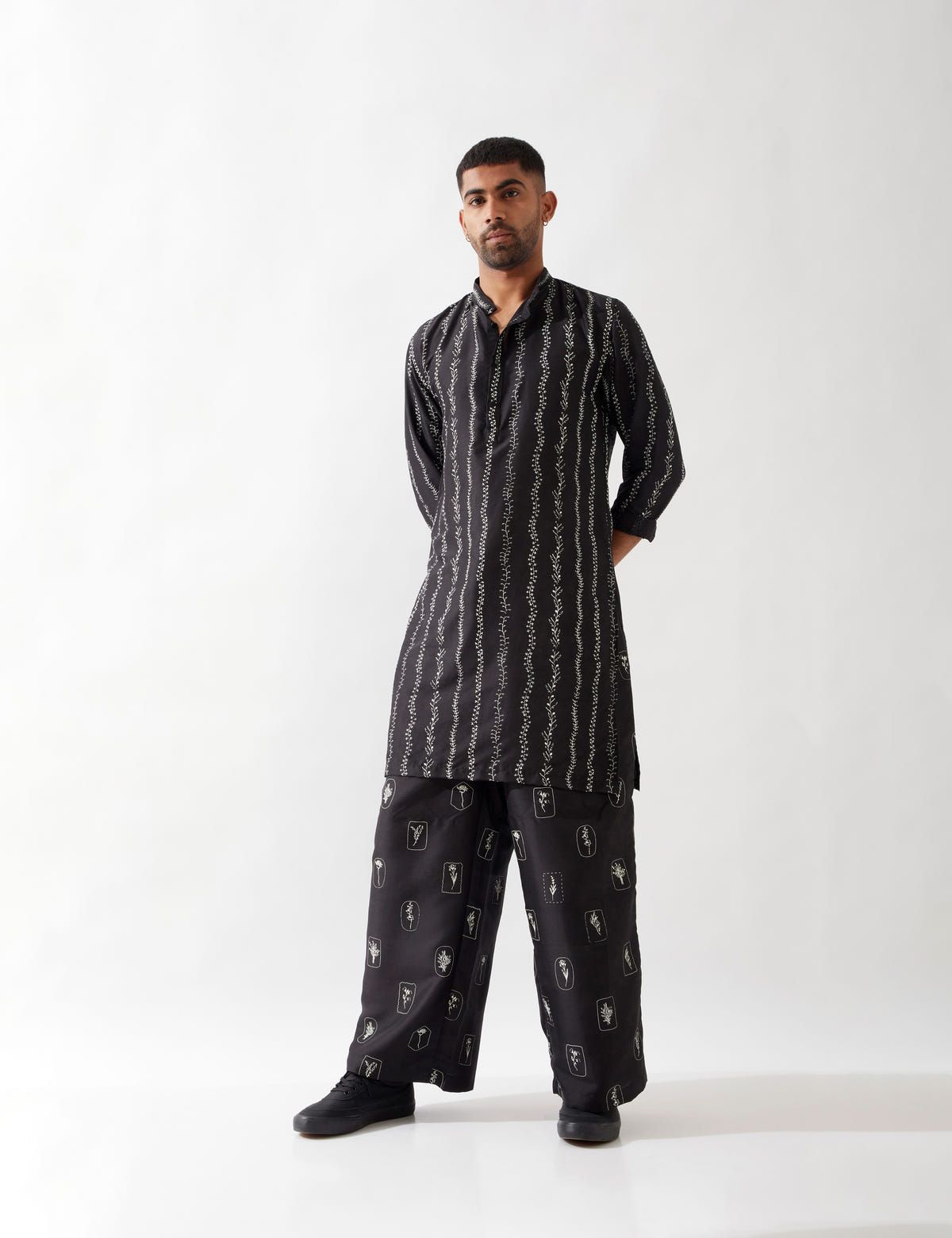 IRVIN VINE KURTA SET - BLACK - image 4
