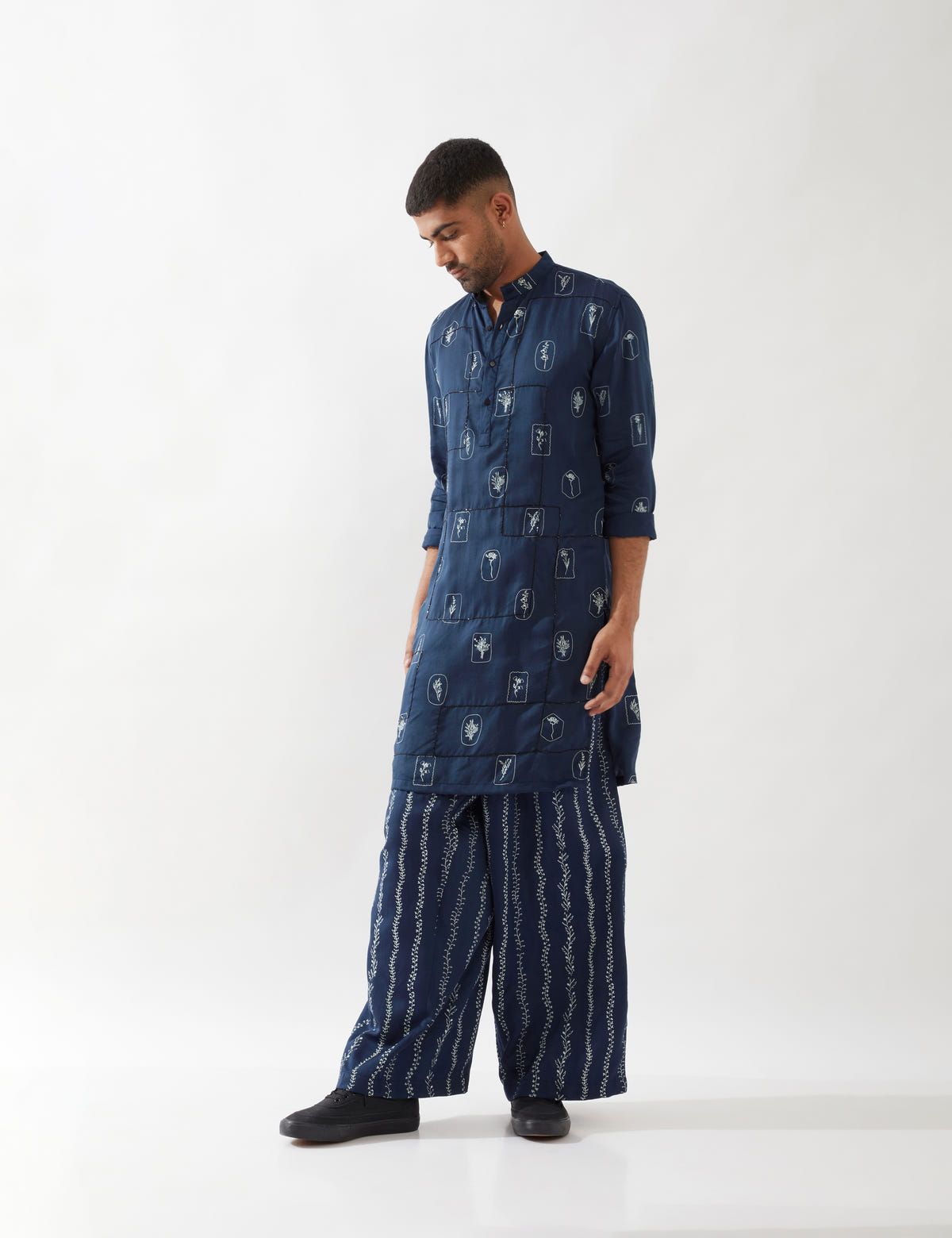 ZEPH STAMP KURTA SET - NAVY - image 6