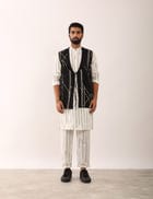 ASIM GLASS BANDI  - BLACK view 2