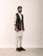 ASIM GLASS BANDI  - BLACK view 3