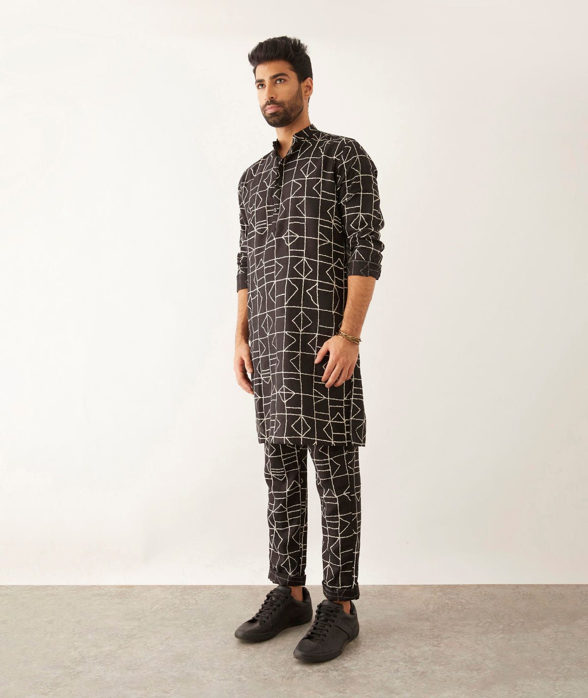 HALLES - FUZZ - KURTA - BLACK - image 3