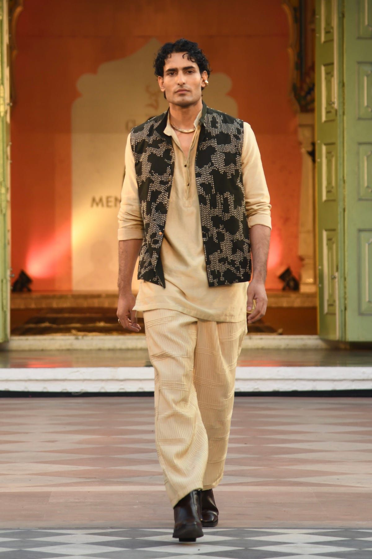 BARRACK - OFF WHITE - image 1