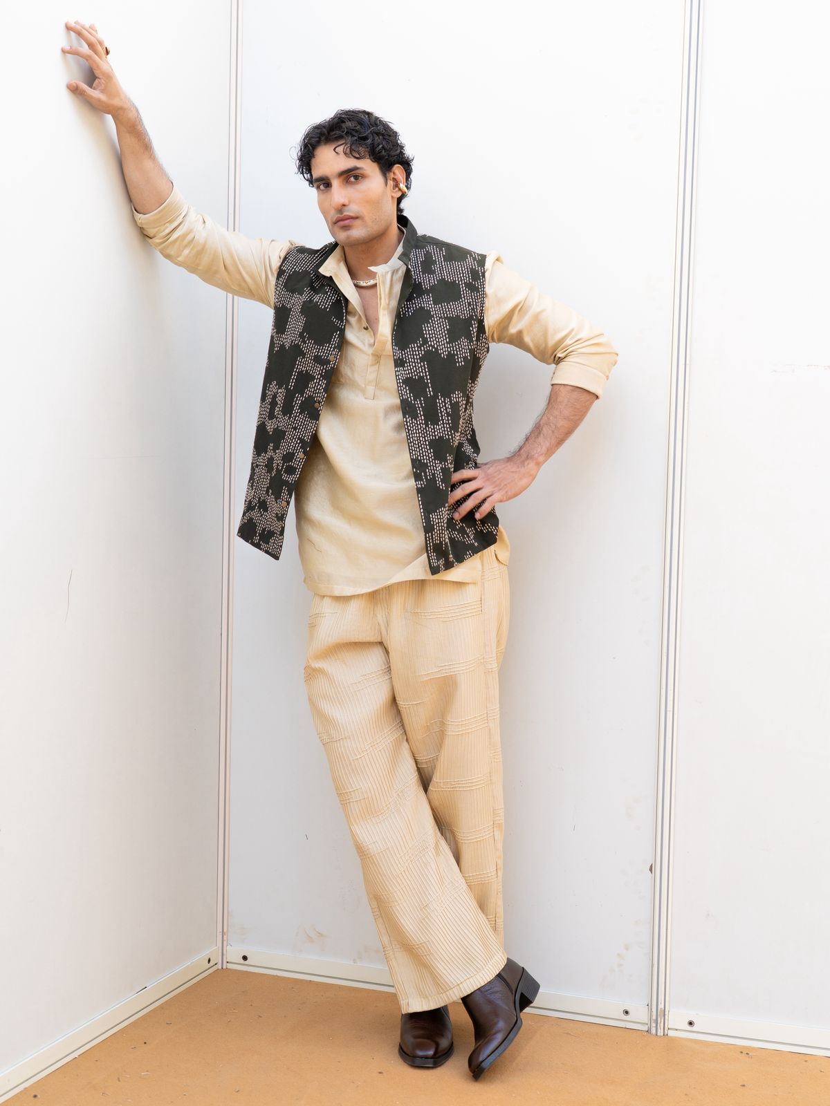 BARRACK - OFF WHITE - image 5