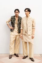 UNIT - OFF WHITE view 9