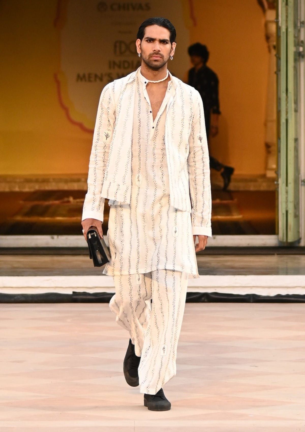 MADOX LOOK - WHITE - image 2