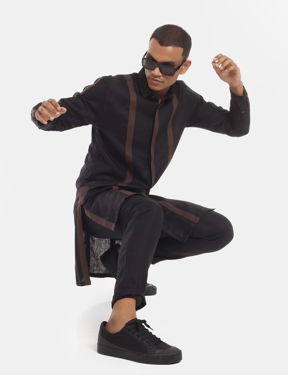 ELY LOOK - BLACK - image 1