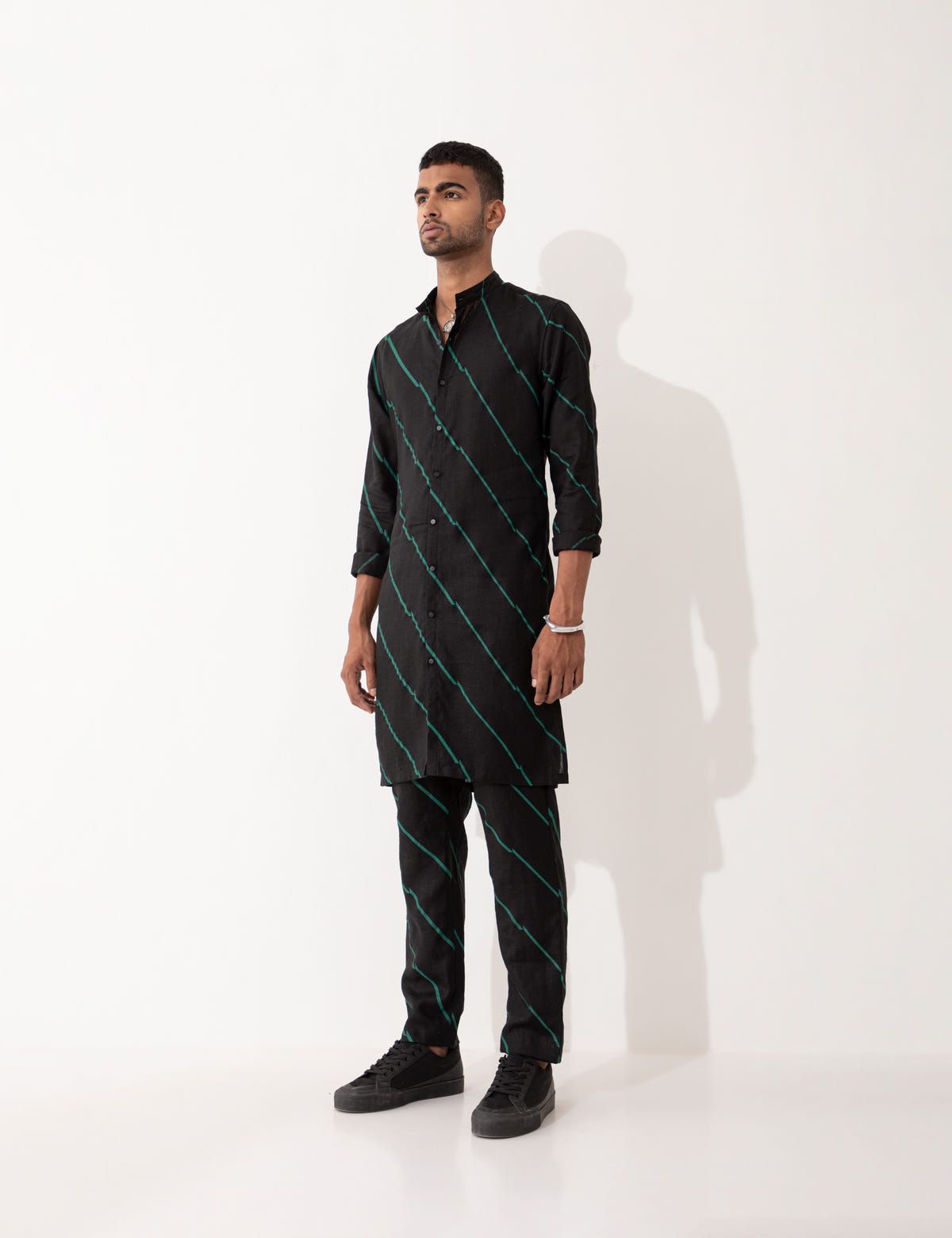 DARIS BIAS KURTA - BLACK - image 3