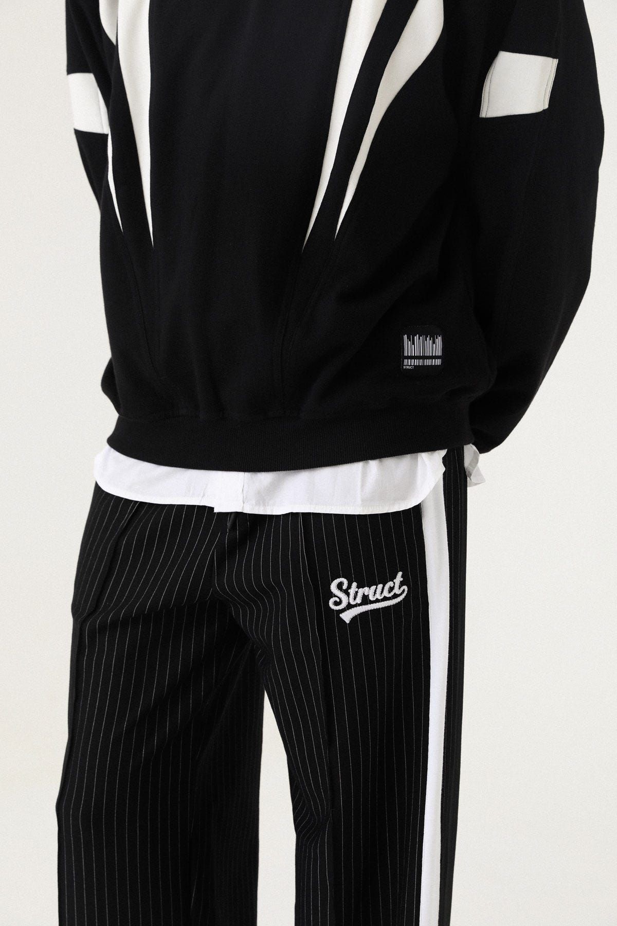 GOTHAM CREWNECK - image 6