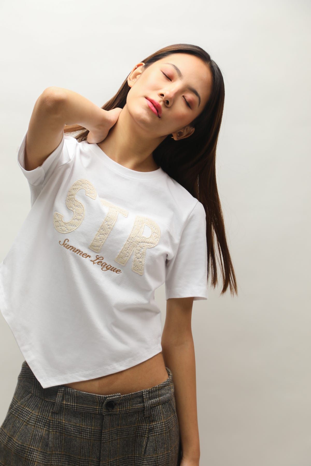 LACE APPLIQUÉ TRIGON T-SHIRT - image 4