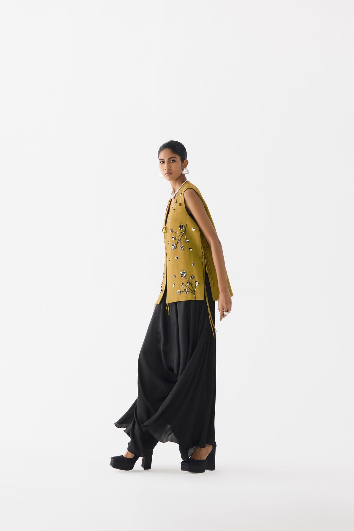 TIGER LILY VEST & DHOTI PANTS - image 3