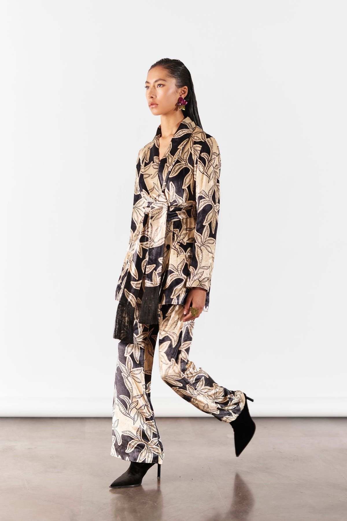 HAZEL VELVET BLAZER WITH TROUSERS - image 2