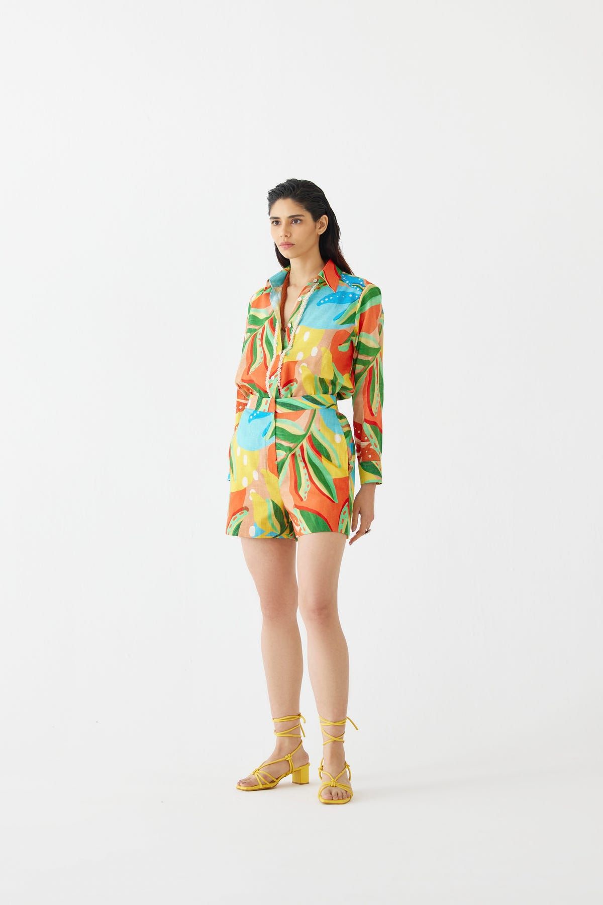 GIR SHIRT & SHORTS - image 3