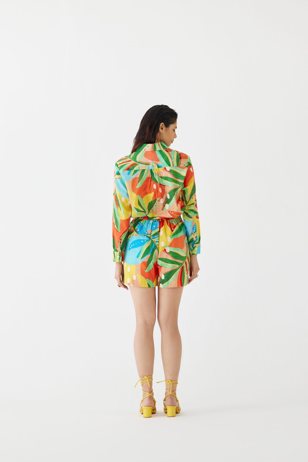 GIR SHIRT & SHORTS - image 4