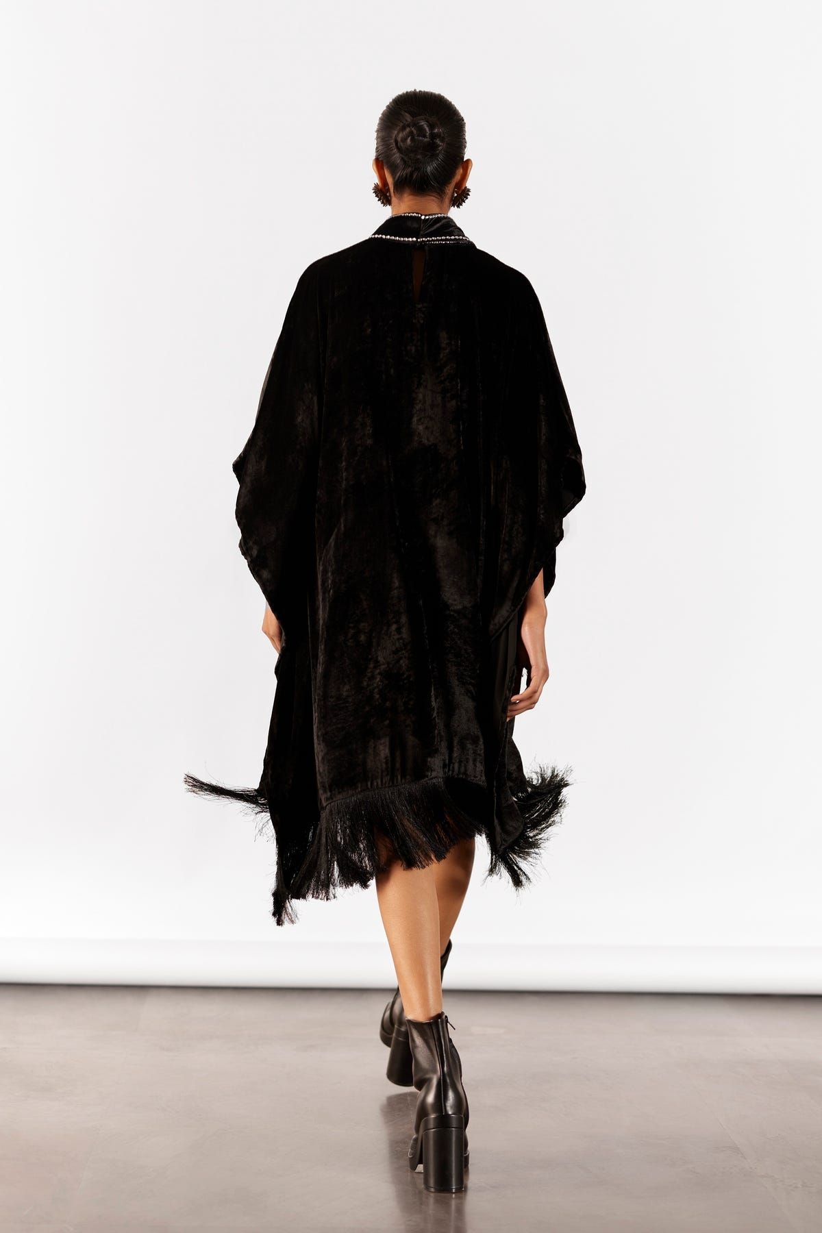 MILLER VELVET KIMONO WITH FRINGE - image 4
