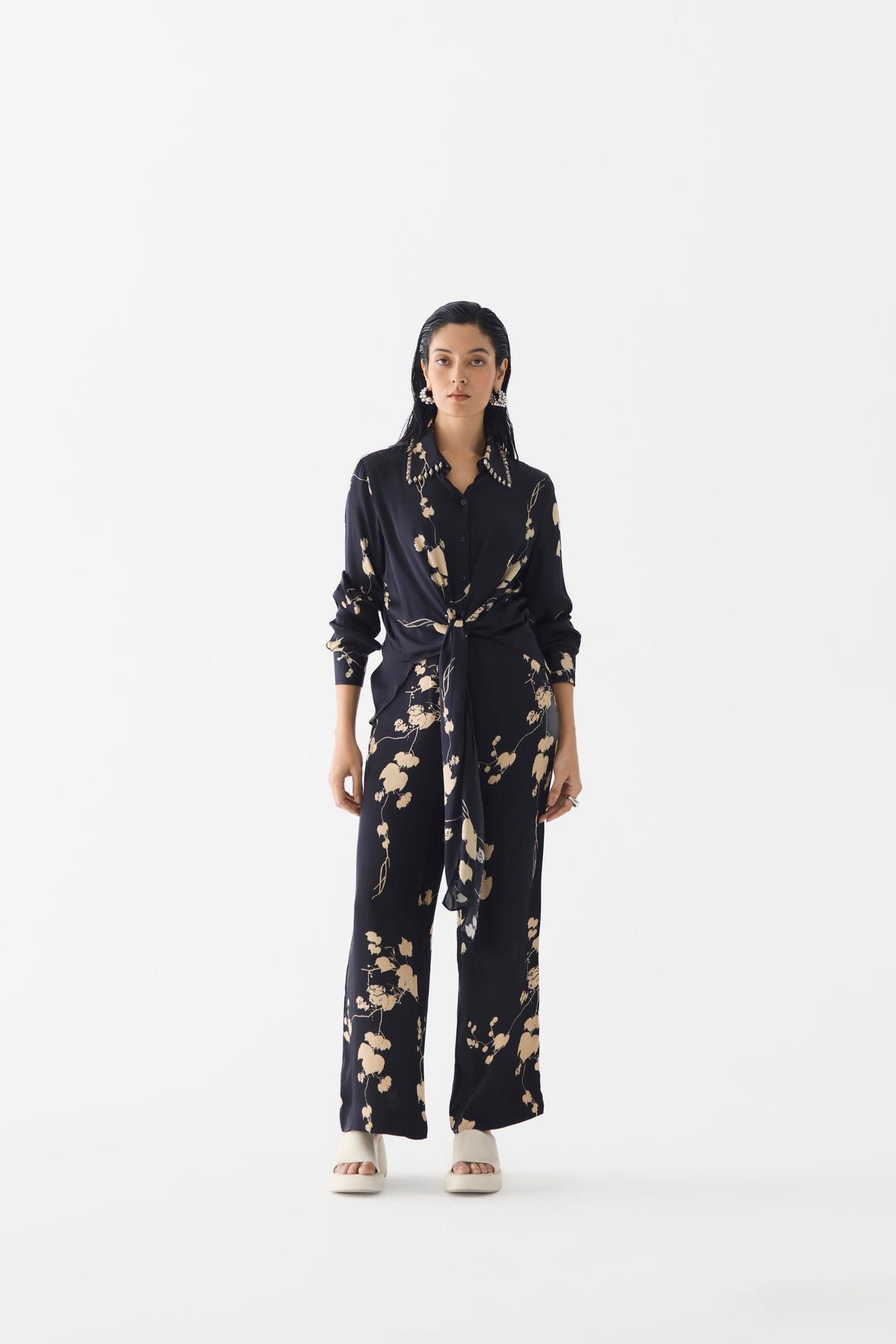 BLACK SAKURA CROP TOP & PANTS - image 1