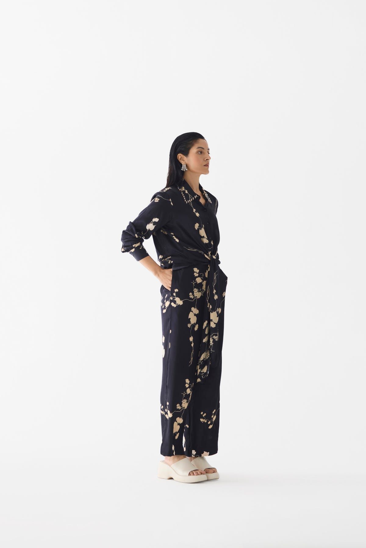 BLACK SAKURA CROP TOP & PANTS - image 3