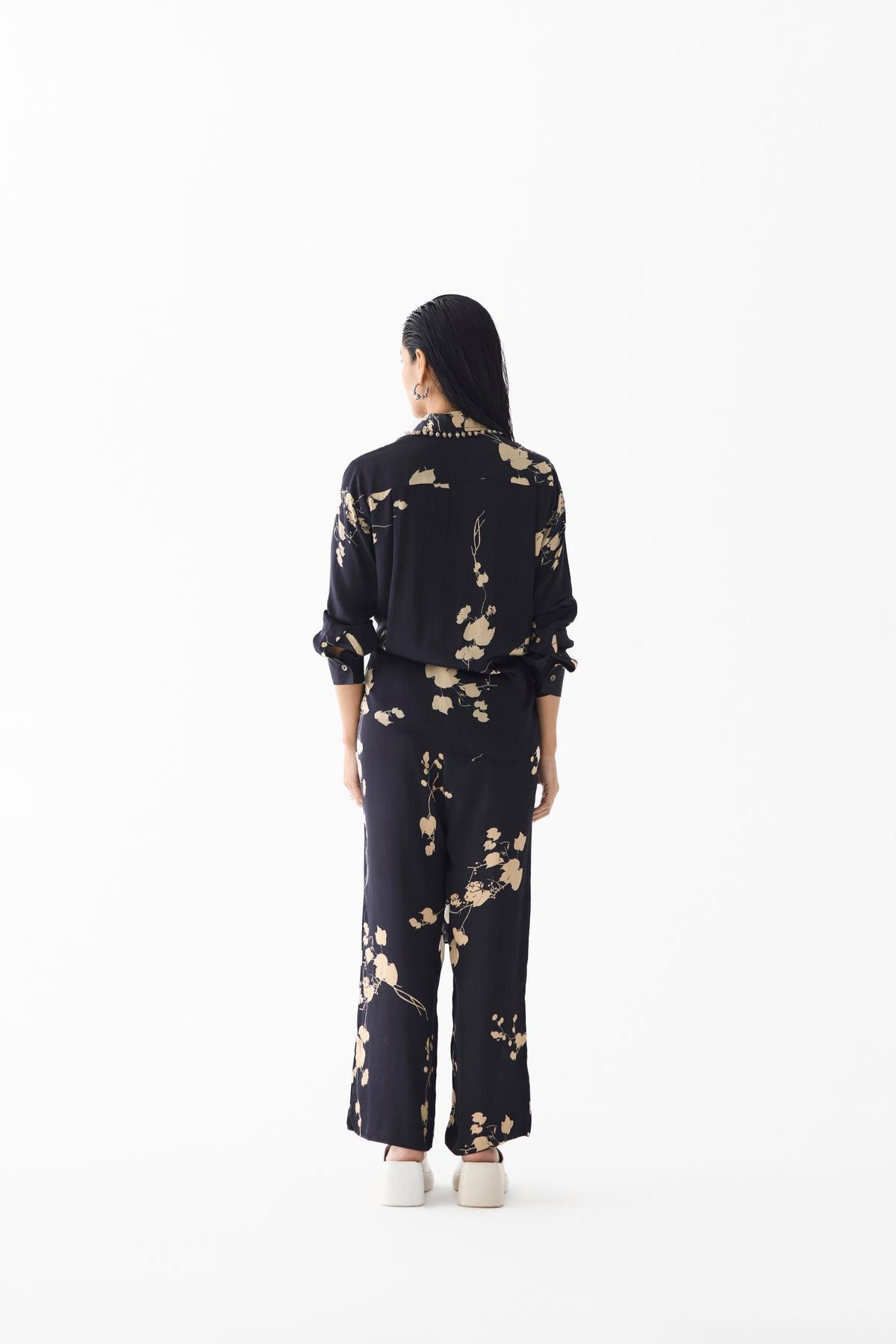 BLACK SAKURA CROP TOP & PANTS - image 5