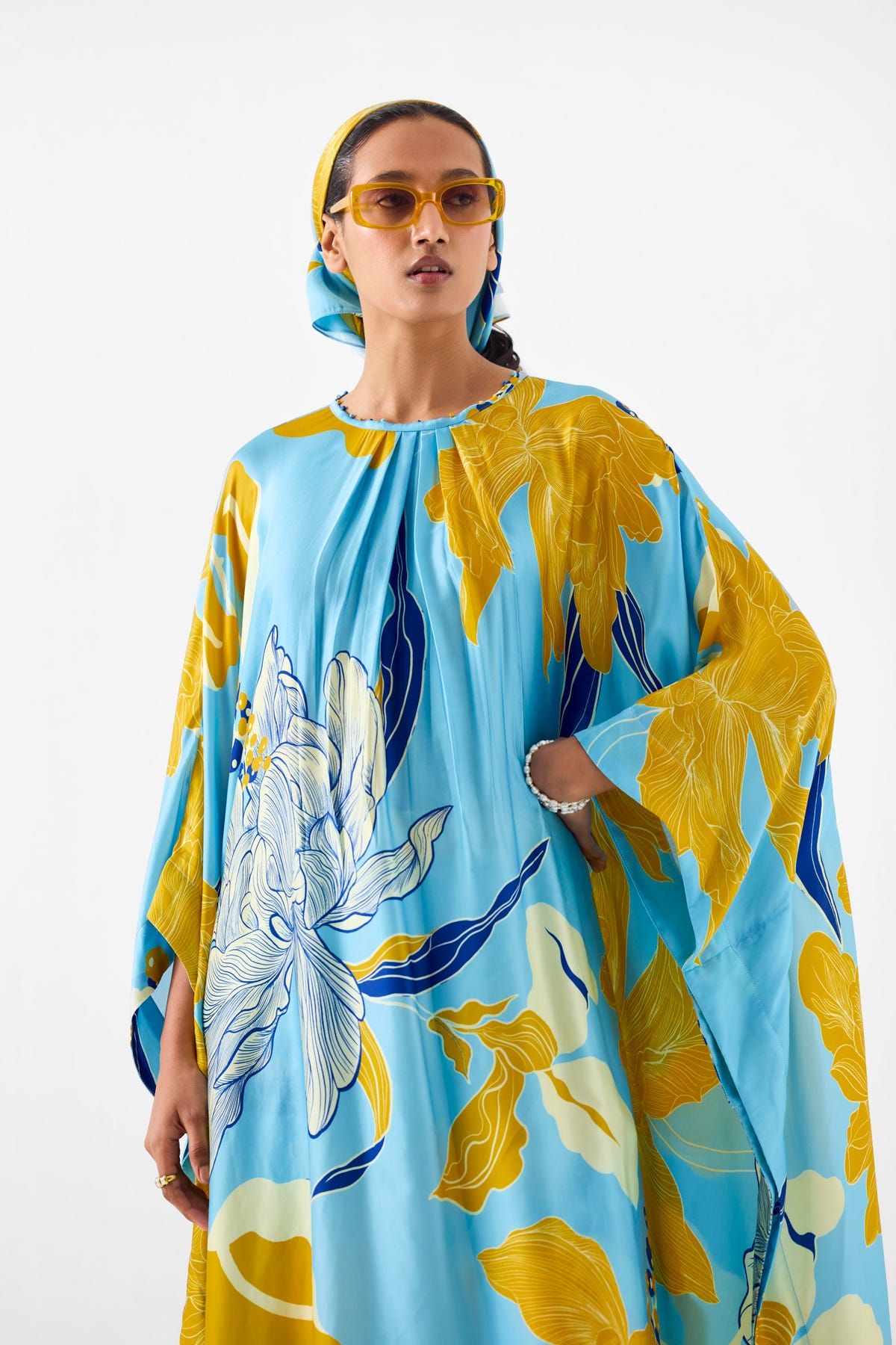 WHITE ROSE KIMONO KURTA & PANTS - image 3