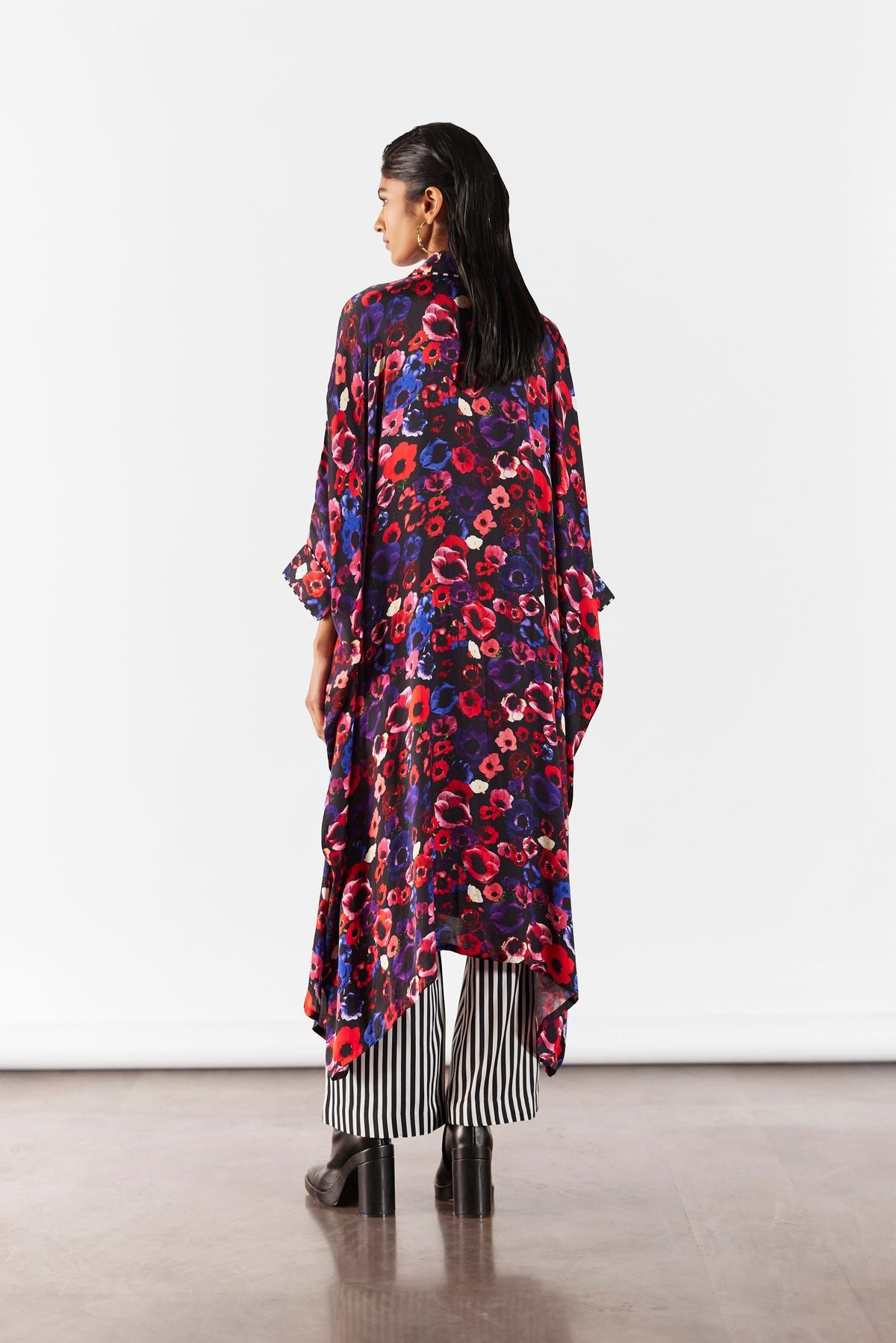 PEONY KIMONO WITH STRIPED STRAIGHT PANTS - image 4