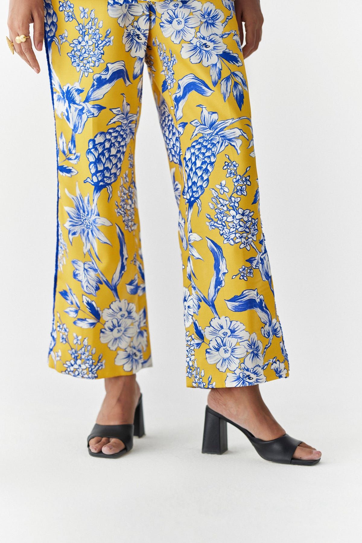 YELLOW PINEAPPLE BLAZER & PANTS CO-ORD - image 5