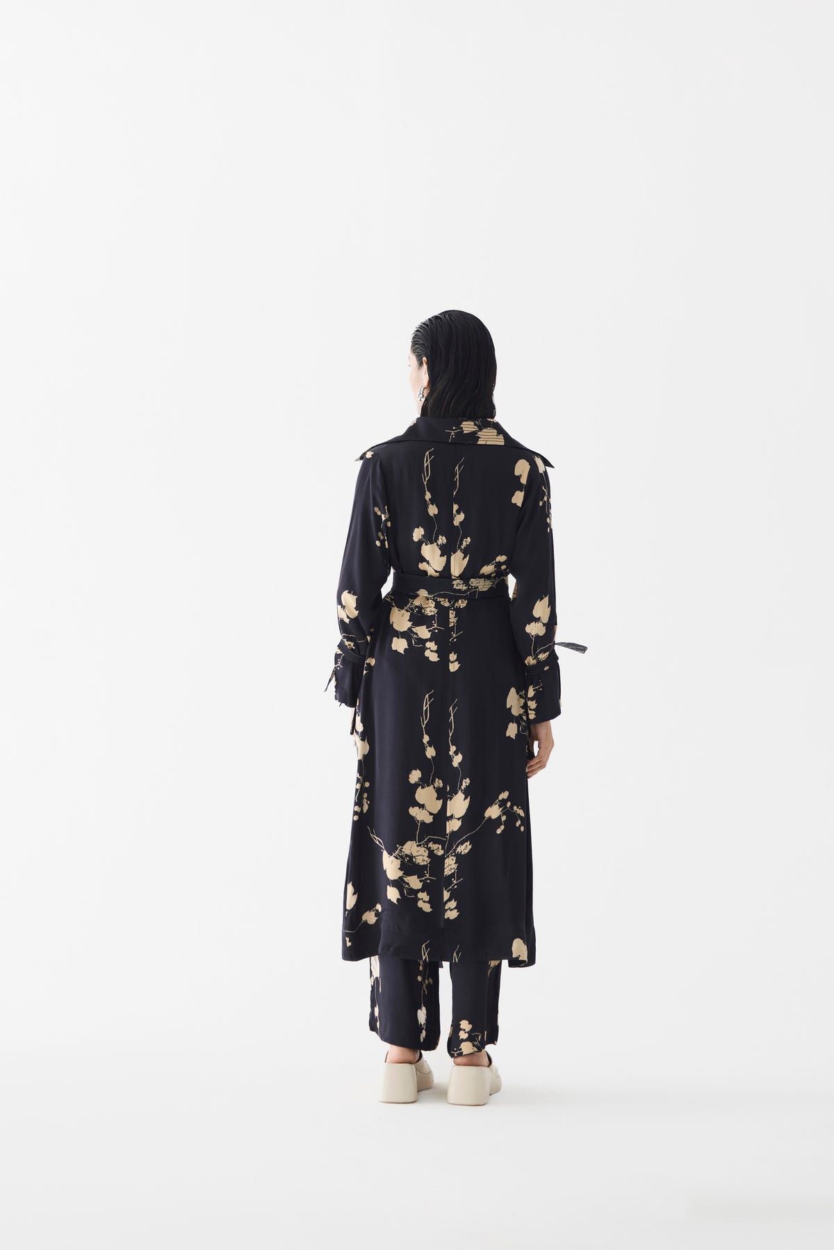 BLACK SAKURA TRENCH COAT - image 4