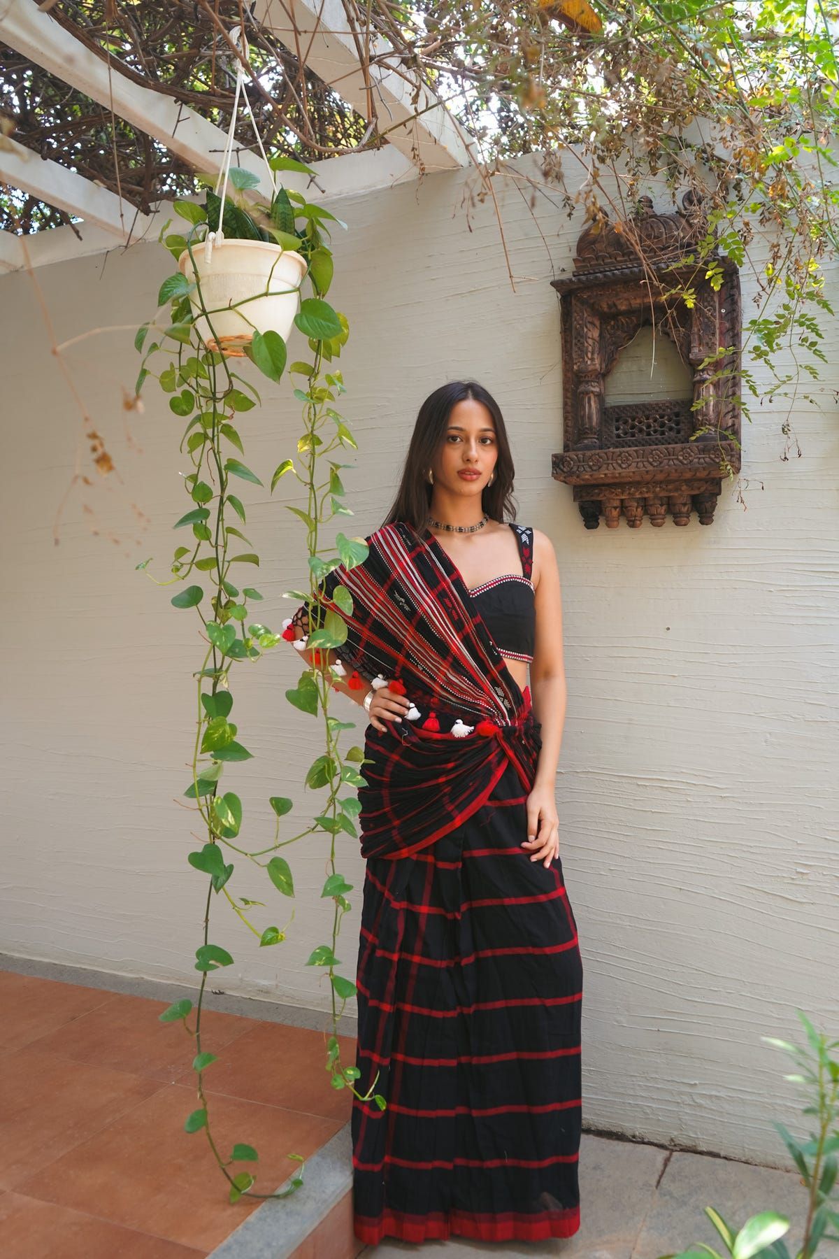 Khet Structure Sari Gown - image 8